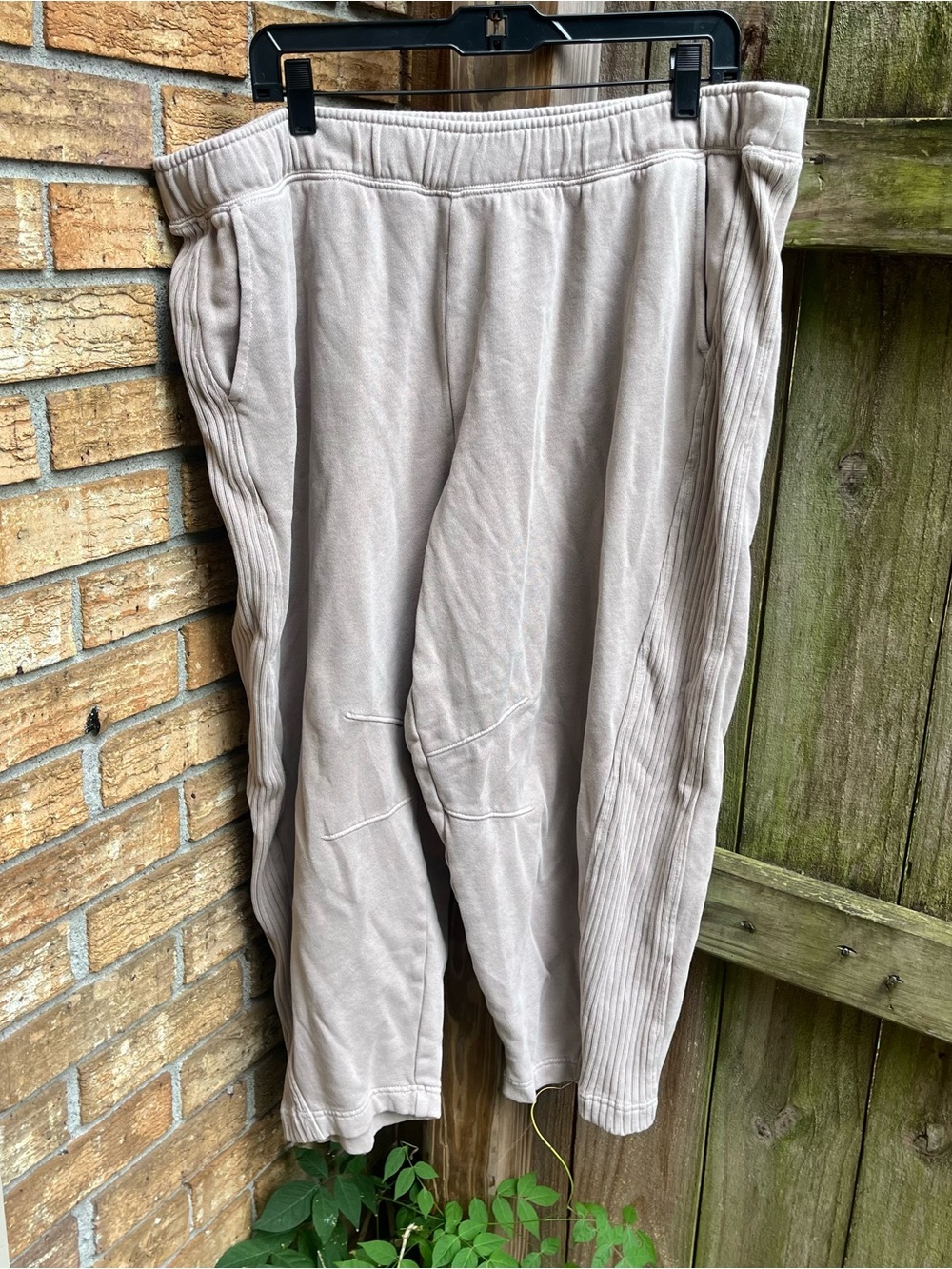 aerie Barrel-Leg Sweatpants in Light Beige